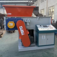 Ligne de recyclage des métaux avec broyeur de copeaux d'aluminium et machine de pré-broyage à un seul arbre pour les tournures d'aluminium