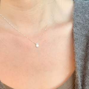 สร้อยคอเงินแท้ S925 ลายวงล้อดาวคาไลโดสโคป ดีไซน์เรียบหรู ทันสมัย หมุนได้ ขนาดเล็ก เหมาะสำหรับใส่ที่ไหปลาร้า - Product Image 2