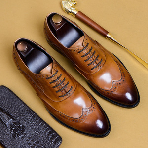Zapatos de cuero con punta en pico para hombre, elegantes y lujosos, para uso formal de negocios, zapatos Oxford, al por mayor. - Product Image 1