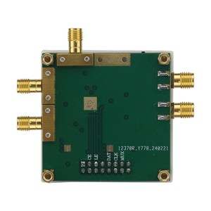 Carte de base de générateur de signal RF ADF5355 V3 13,6 GHz prenant en charge la fréquence de balayage + le contrôle STM32 - Product Image 3