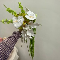 A-2039 Großhandel Luxuriöser Kaskaden-Kunstblumenstrauß Weiße Rose Burgunderrote Calla-Lilie Seidenblumen Brautstrauß Hochzeitsdekoration