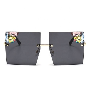 Occhiali da sole brillanti quadrati senza cornice in rame per adulti di nuova tendenza stile moda oversize 2021 - Product Image 2