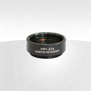 แผ่นเวฟเพลทโพลีเมอร์วอร์เท็กแบบครึ่งคลื่น LBTEK VR1-670 True Zero Order ขนาด 670 นาโนเมตร  ชนิดคริสตัลเหลว LCP BK7 SM1 พร้อมเลนส์ท่อแบบออปติคอล OAM - Product Image 1