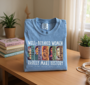 T-Shirt da Donna Comfort Colors, Manica Corta, Girocollo, Stampa Femminista, 100% Cotone Jersey, Vestibilità Regolare, Per Tutte le Stagioni - Product Image 2