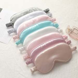 Masque oculaire occultant en soie simulée double face pour la sieste, respirant, avec logo personnalisé, vente en gros - Product Image 2