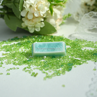 Ensemble de touches de clavier en céramique artisanale avec glaçure cristalline verte, incluant barre d'espace, touches fléchies et touche Enter, en stock, compatible avec les claviers à tige croisée