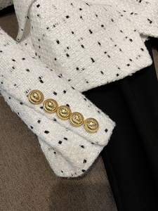 <span class=keywords><strong>Blazer</strong></span> da <span class=keywords><strong>Donna</strong></span> a Doppio Petto con Rever Classico in <span class=keywords><strong>Tweed</strong></span> a Quadri Stile Europeo 2025 di Qualità Firmata per Ufficio e Casual - Product Image 4
