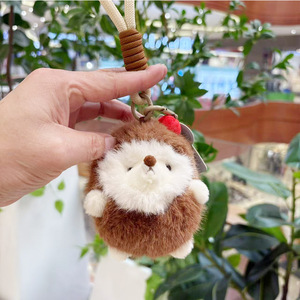 ตุ๊กตาเม่นดึงได้ ของเล่นตุ๊กตาเม่น ผ้าฝ้าย PP นุ่มพิเศษ จี้ห้อยกระเป๋าคู่รัก ของตกแต่งกระเป๋า ของขวัญชิ้นเล็กๆ กระเป๋าเป้เด็กผู้หญิง - Product Image 5