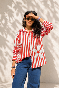 Camisa tejida holgada con rayas de margaritas para mujer |   Top informal estampado con logo frontal y bordado de parche |   Ropa Cómoda para Uso Diario - Product Image 3