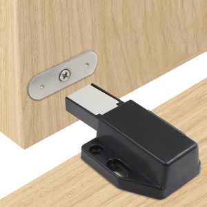Puerta magnética de doble hoja de plástico para gabinete de hardware, suministro directo de fábrica, con cierre magnético de empuje. - Product Image 5