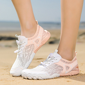 Chaussures aquatiques unisexes confortables pour le fitness, design à cinq doigts pour la plage, respirantes, en suède, tricotées, semelle souple en caoutchouc, pour la marche pieds nus en extérieur - Product Image 1