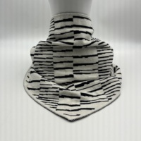 Bandana en tricot Triangle Jacquard pour femme Écharpe en nylon à rayures noires et blanches pour le cyclisme Sports de plein air et voyages