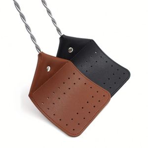 Matamoscas de Cuero Sintético Resistente con Mango de Alambre de Acero, Estilo Rústico - Product Image 6