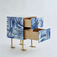 Table de Chevet de Luxe Peinte à la Main pour Villas, Manoirs et Rangement Domestique – Table d'Appoint Artistique Haut de Gamme en Laiton, Conçue par des Designers