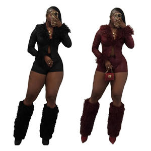 GY1237-2025 Nuovo Completo Due Pezzi in Pelle Peluche con Motivo Serpente, Maniche Lunghe e Pantaloncini Elasticizzati - Product Image 1