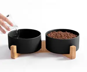 Mangkuk bambu anjing anak anjing, Set mangkuk keramik makanan dan air di dalam ruangan dengan dudukan kayu