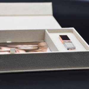 กล่องอัลบั้มรูปผ้าลินินขายส่ง สำหรับเก็บของที่ระลึกเด็กทารก งานแต่งงาน สตูดิโอ บรรจุภัณฑ์ของขวัญสุดหรู ขนาด 8x10 พร้อมแฟลชไดรฟ์ USB 2.0 3.0 - Product Image 2