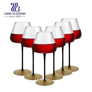 Gobelet à vin en <span class=keywords><strong>verre</strong></span> de luxe de haute qualité Gobelet en <span class=keywords><strong>verre</strong></span> soufflé à la main avec tige de couleur 700ml Verres à pied de grande capacité <span class=keywords><strong>pour</strong></span> bar et banquet - Product Image 5