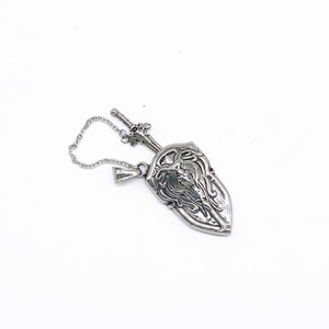 Yunnique-collar con colgante de espada y escudo de acero de titanio para hombre y mujer, joyería de moda, regalo, diseño geométrico, forma de escudo - Product Image 3