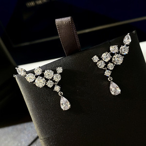 Orecchini Pendenti a Goccia a Forma di Ala per Donne, Eleganti e Scintillanti, Gioielli alla Moda - Product Image 4