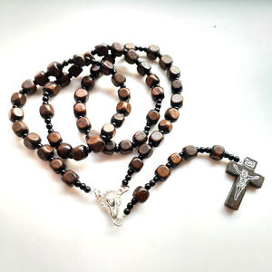 Corona de <span class=keywords><strong>La</strong></span> Paz Rosario Medjugorie Cuentas cuadradas de madera Cruz de San Benito Rosarios hechos a mano <span class=keywords><strong>para</strong></span> orar - Product Image 5
