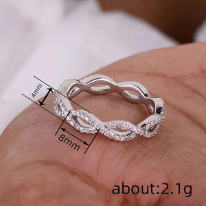 Anello in Oro Bianco con Diamante Taglio Brillante Rotondo Colore G Naturale Anello di Fidanzamento Romantico da Donna - Product Image 4