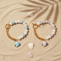 Bracelet tendance pour femme avec pendentif poisson émaillé mignon plaqué or style océanique et perles, personnalisable en gros