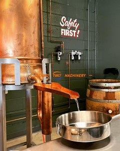Alambic commercial en cuivre TW 100L 200L à vendre, machine à distiller l'alcool pour les distilleries - Product Image 4