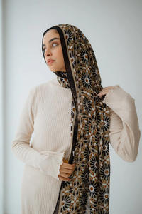 Nuova tendenza leggera in poliestere modale Hijab personalizzato stampato digitale testa sciarpa etnicamente progettato <span class=keywords><strong>Bandana</strong></span> per le donne musulmane - Product Image 3