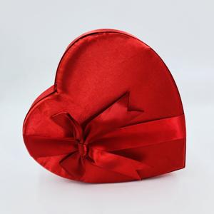 Tissu en soie en forme de cœur Cadeau Saint Valentin Boîte à bonbons au chocolat - Product Image 3