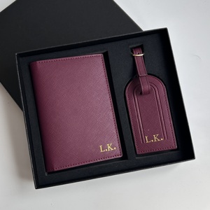 Set Porta <span class=keywords><strong>Passaporto</strong></span> e Etichetta Bagaglio in Pelle Saffiano con Logo Personalizzato - Product Image 1