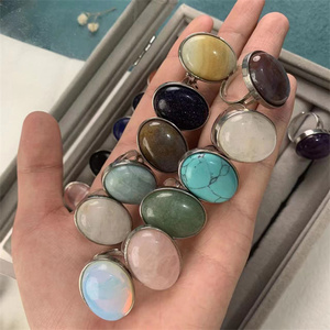 Nouveaux arrivages de cristaux réglables bijoux de guérison de forme ovale naturel coloré mixte cristaux de <span class=keywords><strong>quartz</strong></span> anneaux pour cadeau - Product Image 1