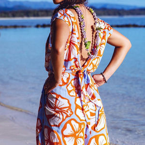 Mono de manga corta con estampado hawaiano, cintura ajustada, espalda descubierta, de rayón de alta calidad y pierna ancha, fabricado en fábrica. - Product Image 2