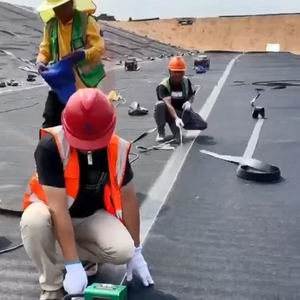 Géomembrane rugueuse populaire en HDPE et LLDPE, <span class=keywords><strong>membrane</strong></span> géotextile texturée <span class=keywords><strong>pour</strong></span> l'étanchéité - Product Image 6