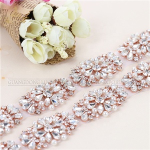 Robe de mariée d'embellissements pour femme, tenue de mariage en cristal, strass, correcteurs fleur de cheval, appliques en or Rose - Product Image 3