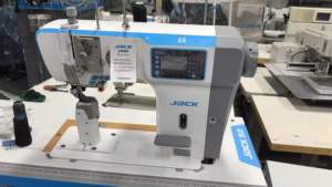 Machine à coudre informatisée à entraînement direct, à une aiguille, à rouleaux synchronisés, modèle Jack S5-A-91 - Product Image 2