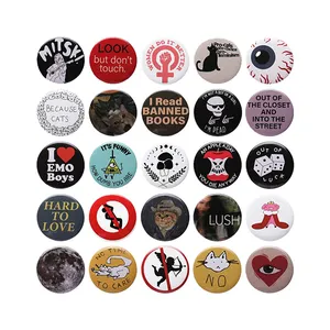 Animal Chat Organes Yeux Rouge Lettre d'Amour Squelette Broche en alliage Badge Cartoon Tin Sheet Round Enamel Pins