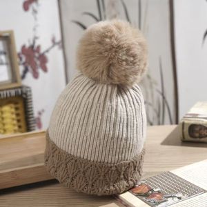 <span class=keywords><strong>Bonnet</strong></span> tricoté rayé pour <span class=keywords><strong>femme</strong></span>, nouveau style, <span class=keywords><strong>avec</strong></span> cache-oreilles épaissis, mignon, chaud et résistant au froid, idéal pour l'automne et l'hiver - Product Image 6