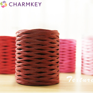 Cuerdas <span class=keywords><strong>de</strong></span> <span class=keywords><strong>rafia</strong></span> <span class=keywords><strong>de</strong></span> papel Luffy Grass Colored Fancy Yarn Suministro <span class=keywords><strong>de</strong></span> fábrica Buena calidad 100% <span class=keywords><strong>Hilo</strong></span> <span class=keywords><strong>de</strong></span> <span class=keywords><strong>rafia</strong></span> <span class=keywords><strong>de</strong></span> fibra vegetal <span class=keywords><strong>para</strong></span> <span class=keywords><strong>tejer</strong></span> sombrero - Product Image 1