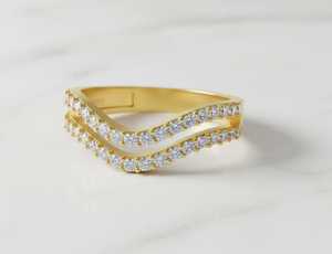 4KT Yellow Gold Double-band chevron <b>ring</b> in Natural <b>Garnet</b> - Product Image 4
