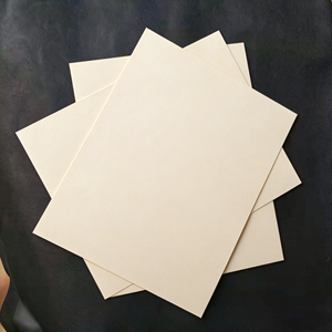 Cartón Rígido de Pulpa de Madera Virgen Blanco de Doble Cara, 24x32cm, con Esquinas Redondeadas, Grueso, Personalizado, para Doblar Camisas y Prendas (Formato A4) - Product Image 3