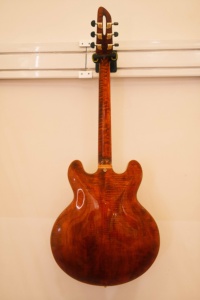 Guitare électrique Yunzhi Luthier artisanale 335 Hollow Body Archtop, table en épicéa massif, dos en érable, touche en ébène, finition brillante, personnalisée - Product Image 3