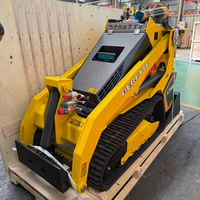 Derette V1000 Pro Mini Skid Steer Loader XC1100 25HP Mesin Kubota Track Skid Steer untuk Pekerjaan Pemindahan Tanah