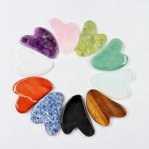Outil de massage facial et corporel Gua Sha en quartz rose, pierre Bian, jade véritable et cristal de quartz avec logo personnalisé - Product Image 5