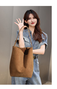 Sac fourre-tout en cuir véritable et daim, surface douce, grande capacité, sac à main à bandoulière, sac à main polyvalent pour les déplacements quotidiens pour femmes - Product Image 6