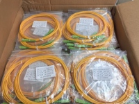 Cordon de brassage fibre optique monomode/multimode SURELINK SC/APC/UPC 0,9 mm/2,0 mm/3,0 mm avec gaine PVC/LSZH pour utilisation FTTH, garantie 10 ans