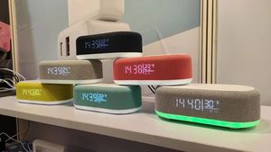 Tốt Nhất Người Bán <span class=keywords><strong>2025</strong></span> Loa RGB Ánh Sáng Điện 5W 1200MAh Pin Di Động Thông Minh <span class=keywords><strong>Bluetooth</strong></span> Loa Với Bộ Sạc Không Dây - Product Image 5