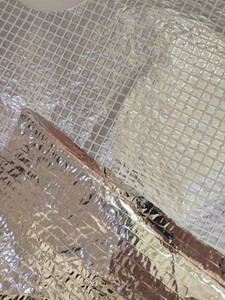 Membrana de Control de Vapor y Reflectante de Calor de 90 g/m² Hecha de Lámina de Aluminio, Malla de PE y Película de PE - Product Image 3