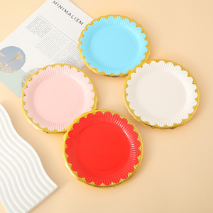 Venta al por Mayor de Fábrica, Platos de Papel Desechables de 7 Pulgadas, Color Único, con Forma de Flor Dorada, Platos de Papel Personalizados para Fiestas de Cumpleaños y Bodas - Product Image 4