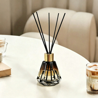 Diffuseur de parfum en verre taillé diamant avec bouchon doré – Flacon d'arôme pour la maison, décoration salon et chambre